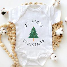 My First Christmas Baby Unisex Onesie® Christmas Baby Bodysuit - Etsy Onesie Ideas, First Christmas Baby, Kids Birthday Shirts, Unisex Onesies, My First Christmas, Baby Unisex, Baby Christmas Outfit, Baby Christmas, Gifts For New Parents