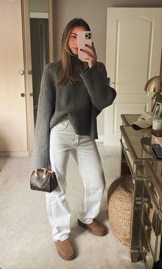 Outfit With Uggs, Stile Blair Waldorf, Adrette Outfits, Cute Thanksgiving Outfits, Thanksgiving Outfit Women, Thanksgiving Outfit Ideas, What To Wear Fall, Fest Outfits, Looks Pinterest