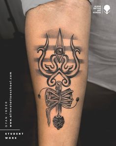 Trishul Tattoo Thirisulam Tattoo, Damru Tattoo Design, Bholenath Tattoo, Shiva Trishul, Aliens Tattoo, Tattoo School, Tattoo Training