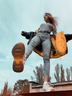 Bottom Up Perspective Reference, Upward Perspective Reference, Extreme Perspective, Perspective Reference, Worms Eye View, Ancient Greek Sculpture, Perspective Drawing, Hot Jeans