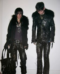 Archive fashion vkei visual kei fashion jfashion alt 00pium inspo outfit style ideas lookbook fall winter mens fashion Japanese Archive Fashion, Fashion Vkei, Emo Winter Outfits, Emo Male Fashion, Arm Warmers Outfit, Vkei Outfits, Emo Male, Goth Fashion Men, Visual Kei Outfits