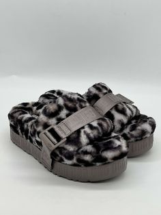 Women's UGG FLUFFITA PANTHER PRINT Slipper Slides 1122556 STORMY GREY Sz. 5. Ugh Slippers Gray, Uggs Slides, Ugg Fluffita, Grey Uggs, Panther Print, Funky Shoes, Shoes Sneakers Nike, Cute Lazy Day Outfits, Ugg Slippers