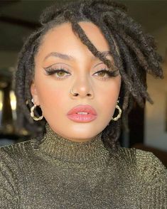 33 Latest Dreadlocks Hairstyles for Women – Svelte Magazine Short Dreads, Long Dreads, Beautiful Dreadlocks, Short Locs Hairstyles, Dreadlock Styles, Girls Braids, Dreadlock Hairstyles, Locs Hairstyles, African Hairstyles