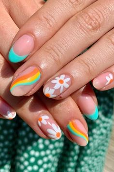 Summer Nail Designs Short Nails, Short Summer Nail Art, Retro Summer Nails, Gel Summer Nails Short, Summer Nails Short, Fun Summer Nails Short, Cute Gel Nails For Summer, Simple Summer Nails Short, Short Summer Nails 2024