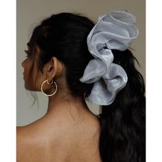 Introducing the Floating Scrunchie – a whimsical, enchanting accessory that’s here to take your hair from basic to breathtaking. This scrunchie is designed to inspire and elevate every ponytail and bun. From work to wedding, this scrunchie has range. Available in six dreamy colors. Everyday Ponytail, Organza Scrunchie, Flower Scrunchie, Oversized Scrunchie, Romantic Updo, Elastic Hair Bands, Hair Elastics, Medium Hair Cuts, Scrunchie Hairstyles