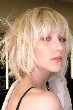 Shaggy Short Blonde Hair, Shaggy Bobs For Fine Hair, Medium Length Shag Haircuts With Bangs, Shag Lob, Shag Hairstyles Short, Haircuts Shag, Hairstyles Shag, Haircut 2020, Thick Fringe