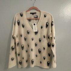 Nwt Skull Cashmere Jolie Sweater Size Medium V-Neck. Never Worn & Deliciously Soft Light Cashmere Sweater. Cream Colored With Black Skulls In Sunglasses. Will Fit A Medium Or A Roomy Small. Enjoy! Black Skulls, Skull Print, Cashmere Sweater, Soft Light, V Neck Sweater, Black Cream, Cashmere Sweaters, Colorful Sweaters, Vneck Sweater