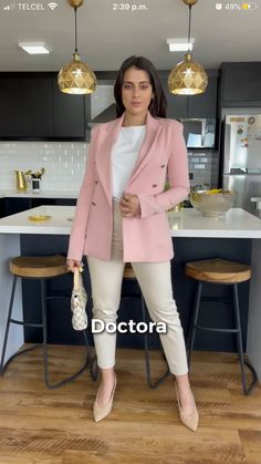 Outfits Gorditas, Blazer Outfits Casual, Blazer Outfits For Women, Beige Outfit, Business Casual Outfits For Work, Elegante Casual