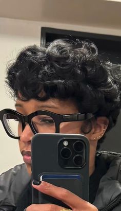 Curly Pixie Cuts Black Women, Pixie Cut Quick Weave, Finger Waves Short Hair, Short Hair Black, Quick Natural Hair Styles, Short Hair Pixie Cuts, Short Sassy Hair