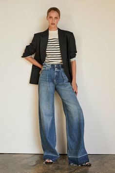 Brand new with tags How To Wear Wide Leg Jeans, Jeans Outfit Spring, Wide Leg Jeans Outfit, Moda Denim, Look Jean, Bohol, Looks Street Style, How To Hem Pants, Denim Branding