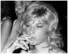 Actress Monica Vitti in Rome, 1968 Smokers Lounge, Italian Actresses, Black Lungs, People In Black And White, Kiss Outfits, Vanessa Redgrave