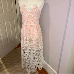 Never Worn White Lace Midi Dress That Resembles A Self Portrait Dress. Made In China So Xl Actually Fits A Us Medium. White Lace Midi Dress, Portrait Dress, Self Portrait Dress, Lace Midi, Lace Midi Dress, Made In China, Self Portrait, White Lace, Colorful Dresses