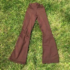 Xs And Inseam Is 30 Brand New But No Tags, Wore Once Bundles Are Recommended Will Usually Ship In 1-2 Days Smoke Free House There Is A Possibility Of Dog Hair On Items No Returns Please Let Me Know If You Have Any Questions! If You Like This One Feel Free To Look At My Other Items! Fitted Cotton Yoga Pants For Workout, Casual Brown Stretch Yoga Pants, Stretch Cotton Brown Bottoms, Stretch Brown Cotton Bottoms, Casual Fitted Brown Yoga Pants, Brown Fitted Casual Yoga Pants, Solid Non-stretch Cotton Yoga Pants, Mid-rise Cotton Yoga Pants For Fall, Fitted Mid-rise Cotton Yoga Pants