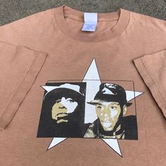 Talib Kweli, Mos Def, Clothes Pegs, Shirt Logo Design, Diy Clothes Design, Shirt Design Inspiration, Shirt Print Design, Men's Tops, Tee Outfit