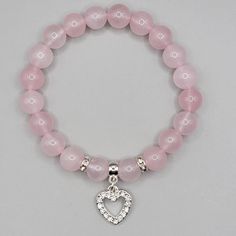 rose quartz bracelet Designs For Bracelets, Love Bracelets Diy, Pink Beaded Bracelets Diy, Cute Pink Bracelets, Pink Heart-shaped Spiritual Beaded Bracelets, Bracelet Pictures Ideas, Crystal Bead Bracelet Ideas, Self Made Bracelets, Cute Beaded Bracelet Ideas