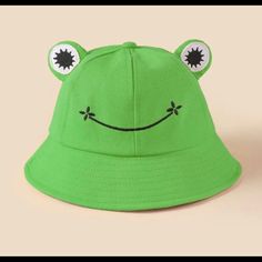 Smile Frog Bucket Hat Womens Adorable Cartoon Frog Sun Hat Wide Brim Uv Protection Fishing Hat Availability: 2 Green 1 Yellow Frog Accessories, Frog Bucket Hat, Cute Bucket Hat, Bob Chapeau, Bucket Hat Summer, Cartoon Frog, Funky Hats, Frog Design, Crochet Bucket Hat