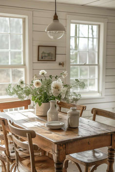 40+ Farmhouse Breakfast Nook Ideas for a Vintage Charm Farmhouse Breakfast Nook, Farmhouse Breakfast, Cottage Dining Rooms, Cottage Living Rooms, Casa Vintage, Dining Room Inspiration, Farmhouse Dining Room, Cottage Living, Farmhouse Dining