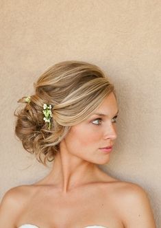 wedding updos | Best Medium Hairstyle bridal updos4 | Best Medium Hairstyle Sanggul Modern, Side Updo, Wedding Hairstyles For Medium Hair, Bridesmaids Hair, Penteado Cabelo Curto, Vintage Party, Let's Celebrate, Girly Stuff