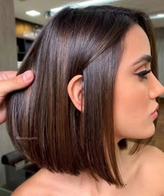 Hottest Hairstyles, Chocolate Brown Hair, Dark Brown Hair Color, Highlights Brown Hair, Penteado Cabelo Curto