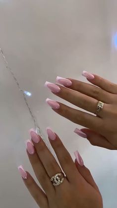 Nagellack ist von der Marke NeoNail. Ist verlinkt! Nails Idea Summer, Simple Summer Nail Designs, Acrylic Nail Trends, Trendy Nail Colors, Bollywood Love, Pink French Nails, Evil Eye Nails, Classy Nail Art, Summer Nails Beach