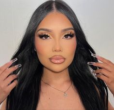 Latina Soft Glam Makeup, Face Beat Makeup Glitter, Rich Makeup Looks, Simple Birthday Makeup Look, No Eyeshadow Makeup Look, Makeup Looks Latina, Black Waterline Makeup, Rainy Day Makeup, Baddie Makeup Glam