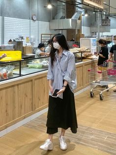 Modest Korean Fashion Summer, Palda Outfits Ideas, K Fashion Summer Korean Style, Japan Summer Fashion, Ootd Korean Style Casual, Japan Summer Outfit, Korean Skirt Outfits, Rok Outfit