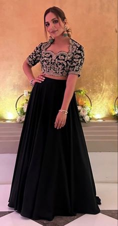 Black Skirt Indian Outfit, Black Lehenga For Wedding, Plus Size Indian Wedding Outfits, Black Indian Outfits For Women, Black Traditional Dress Indian, Black Lehanga Outfit, Caption For Boys In Traditional Wear, Black Lehenga Look