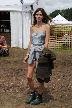 Alexa Chung Glastonbury Festival Fashion, Glastonbury Fashion, Alexa Chung Style, Summer Music Festivals, Lily Allen, Poppy Delevingne, Glastonbury Festival, Music Festival Outfits, Boating Outfit