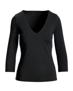 A workweek-to-weekend staple, our three-quarter sleeve top features an ultra-soft stretch fabric cut in a sleek silhouette with a v-neckline. With its smoothing fit and clean lines, this modern knit provides all day comfort and polish. Wear as a base layer or on its own with your choice of bottoms. Three Quarter Sleeve Tops, Modern Knitting, Boston Proper, Work Week, Black Xs, The Chic, Base Layer, Three Quarter Sleeves, Quarter Sleeve