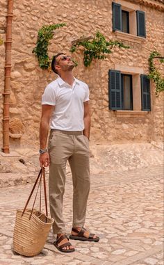 European Mens Fashion, Italian Mens Fashion, European Fashion Summer, Europe Travel Outfits, Mens Casual Outfits Summer, Europe Outfits, Italy Outfits