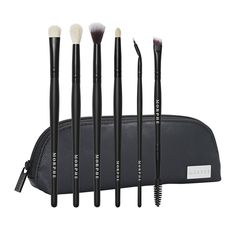 Eye head-turning artistry with the Morphe Eye Stunners 6-Piece Eye Brush Set. This kit is curated with all the pro-level, high-performing, precision tools you need to apply, build, and blend color from lash lines to brows–plus, a brush bag for storage at home or on the go. Includes Oval Shadow Brush: Buff out harsh edges or build vivid color with this natural-bristled brush Crease Fluff Brush: Apply a soft wash of color or blend along creases with this natural-bristled brush Deluxe Blender Brush Makeup Morphe, Eyeshadow Tutorials, Face Brush Set, Eyes Game, Morphe Makeup, Eye Brushes Set, Jaclyn Hill Palette, Morphe Brushes, Eye Makeup Brushes