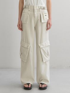 Composition : 98% cotton, 2% polyesterColor : beige_S, beige_M, beige_L, beige (tailor service)_S, beige (tailor service)_M, beige (tailor service)_LCountry of Origin : CHINA Multi Pocket Cargo Pants, Pocket Cargo Pants, Pants Straight, Cargo Pants, Fashion Show, Composition, China, Clothes For Women, Pants