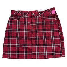 Nwt Arizona Jean Company Juniors Grunge Red Plaid Tartan Denim Mini Skirt Size 9. Red & Black Plaid Tartan. Belt Loops. Front & Back Pockets. Zipper Fly With Button Closure. Mini Length. Fits The 2014 Tumblr & Grunge Aesthetic. As Seen On Youtuber Alexasunshine83. Has The Original Tag Attached. No Flaws To Note. Comes From A Clean And Smoke Free Home! Size: 9 Juniors. Approx Flat Lay Measurements: Waist: 14.5”. (No Stretch) Hips: 20”. Length: 17” (Waist To Hem) Y2k Cotton Mini Skirt For Fall, Trendy High Waist Plaid Skort, Trendy High-waist Plaid Skort, Trendy High Waist Plaid Mini Skirt, Trendy Plaid High-waist Mini Skirt, Trendy High Waist Mini Skirt For School, Red Mini Skirt With Pockets, Y2k Cotton Mini Skirt For School, Red Mini Skirt For School In Summer