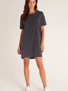 relazed fit t shirt dress from front in black Baggy T-shirt, Ice Dresses, Mini Shirt Dress, Trendy Clothes For Women, Dark Color, Cool Fabric, Printed Skirts, Simple Dresses, Online Womens Clothing