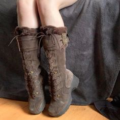 not my pic Platform Winter Boots, Pinterest Famous, Dr Shoes, Estilo Hippie, Pretty Shoes