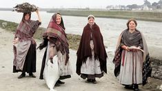 Irish Cultural Clothing, Irish Traditional Clothing, Traditional Irish Clothing, Old Ireland, Drama Aesthetic, Irish Clothing, Hair Covering, Irish Fashion