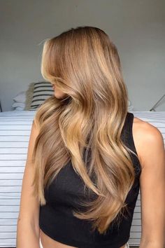 25 Stunning Dirty Blonde Hair Ideas For 2023 Warm Blonde Hair, Honey Brown Hair, Brown Hair Inspo, Hair Color Caramel, Dirty Blonde Hair, Honey Blonde Hair, Awesome Hair, Dark Blonde Hair, Blonde Hair Inspiration