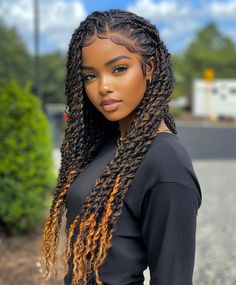 Boho Glamor Knotless Braids for a Chic Look ✨ Short Curly Bobs, Boho Fulani Braids, Styles For Curly Hair, Glamorous Curls, Black Hair Bun, Curly Bobs, Boho Knotless Braids, Short Crochet, Boho Knotless