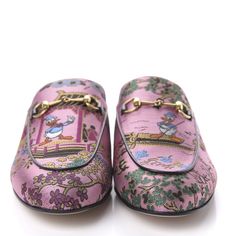 GUCCI BRAND NEW BOX PINK JACQUARD JAPANESE THEME DISNEY EDITION MULES /SLIDES SIZE 34 MADE IN ITALY DONALD DUCK ON EACH SHOE LOOKS LIKE THEY WERE TRIED ON IN THE STORE  423514 WITH A GUCCI BOX - NO TAGS/LABELS 1 SHOE DUST BAG - CAN FIT BOTH SHOES IN IT PLEASE VIEW ALL PHOTOS AS THEY ARE PART OF THE DESCRIPTION  FREE INSURED PRIORITY MAIL SHIPPING  THANK YOU PLEASE VISIT OUR STORE FOR MORE GREAT ITEMS RETURN POLICY: BUYER PAYS FOR RETURN SHIPPING. ORIGINAL SHIPPING COST AND THE PAYPAL FEES WILL B Gucci X Disney, Japanese Theme, Gucci Box, Gucci Brand, Fashion Diva, Shoe Fits, Diva Fashion, Clothes Horse, Disney Outfits