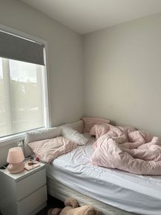 Bedding Comforter, Dekorasi Kamar Tidur, Girly Room, Cozy Room Decor, Aesthetic Rooms, Dreamy Room, Dream Room Inspiration, Room Makeover Bedroom