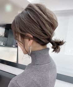 Haircut Ideas Trendy, Short Hair Ponytail, Medium Highlights, Bob Haircut Ideas, Short Hair Up, Asian Short Hair, Cute Hairstyles For Medium Hair, Hair Control