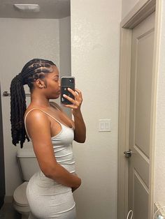 Small Long Locs Black Women, Real Locs Hairstyles For Women Long, Loc High Ponytail Styles Dreadlocks, Pretty Loc Styles For Women, Loc Rope Twist Ponytail, Chic Loc Styles, Dreads Black Women Styles, Natural Locs Hairstyles For Women Long