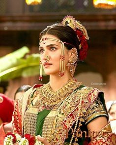 Indian Bridal Wear Red, Kriti Senon, Bajirao Mastani, Marathi Bride, Marathi Wedding, Video Makeup, Nauvari Saree