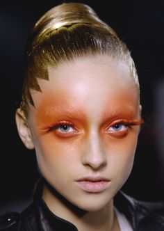 Marcelina Sowa, John Galliano. FW 08-09 ZsaZsa Bellagio: commes des garcons Editorial Make-up, Catwalk Makeup, Fashion Editorial Makeup, Fantasy Make-up, Drag Make-up, Orange Makeup, High Fashion Makeup, Avant Garde Makeup, Runway Makeup