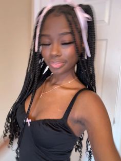 Bows In Braids Aesthetic, Bow Braids Black Women, Ribbon Braids Black Women, Box Braids Ribbon, Braided Bow Hairstyles Black, Bow Braid Hairstyle Black, Coquette Hairstyles Box Braids, Ribbon Braids Hairstyles, Ribbon Hairstyle 4c Hair