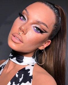 #eyemakeup #makeup #eyeshadow #eyeshadowlooks #eyeliner #eyelashes #eyebrows #eyes #eyemakeuplook #makeuplover Make Com Glitter, Seductive Makeup, Teenager Makeup, Long Wear Lipstick, Evening Makeup, Glamorous Makeup, Eye Makeup Art, Makeup Goals, Ruby Rose