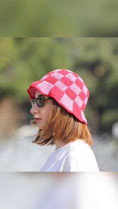 This checkered crochet bucket hat is super cute and trendy! The color ways in this yarn are beautiful and really shine in this design. Will stretch due to yarn composition! Made with 100% acrylic yarn. Crochet Checkered Beanie, Checkered Beanie, Checkered Crochet, Star Crochet