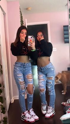 Matching Outfits For 3 Friends, Best Friend Clothes Matching Outfits, Cute Bestie Outfits, Matching Bsf Outfit, Bsf Poses Ideas, Matching Outfits Best Friend Baddie, Outfits To Match With Your Best Friend, Matching Outfit Ideas Best Friend, Matching Outfits With Bestie