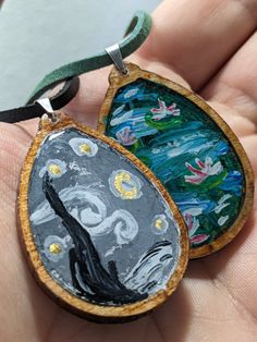 Hand-painted pendants necklace with Alcantara rope on birch wood. Hand painted Necklaces with Vincent Van Gogh Starry Night or Water Lilies of Claude Monet 🪵 Materials and Features: * Birch Wood: Made of 3mm thick birch wood. Very lightweight pendant necklace. * Dimensions: Pendant width 30 mm, pendant height 45 mm * Style: Hand-painted Starry Night or Water Lilies   📸 Please note that slight color differences may occur due to lighting. The product you receive will still be faithful to the ima Painted Pendants, Wooden Pendant Necklace, Vincent Van Gogh Starry Night, Hand Painted Pendant, Hand Painted Necklace, Pendants Necklace, Starry Night Van Gogh, Wooden Pendant, Vincent Van