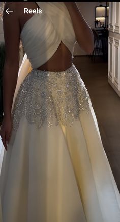 White Lehenga Outfit, Plain Lehenga Designs, Fish Tail Lehenga, White Lehenga Designs, Halter Ball Gown, Reception Outfits